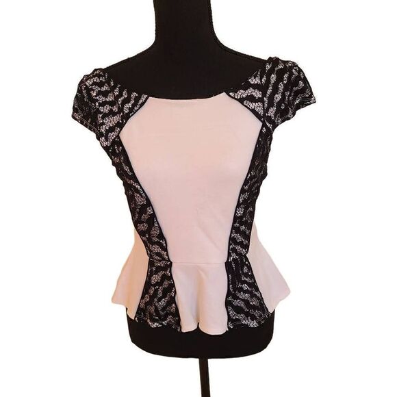 Bebe Womens Peplum Blouse Lace Detail Cap Sleeve Fitted White Black Medium - Picture 1 of 11